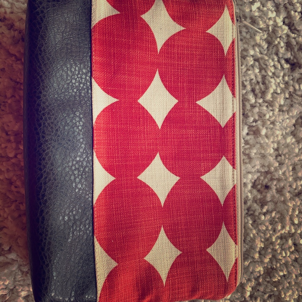 Just the cutest Red Staggerwing pouch! - Picture 1 of 4